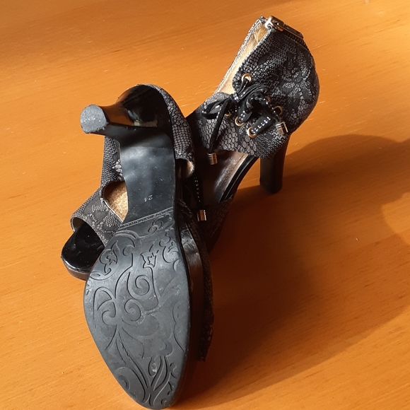 Lace open toe heels - Picture 3 of 5